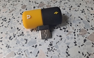 Kännykän Lataus ja kuuloke adapteri