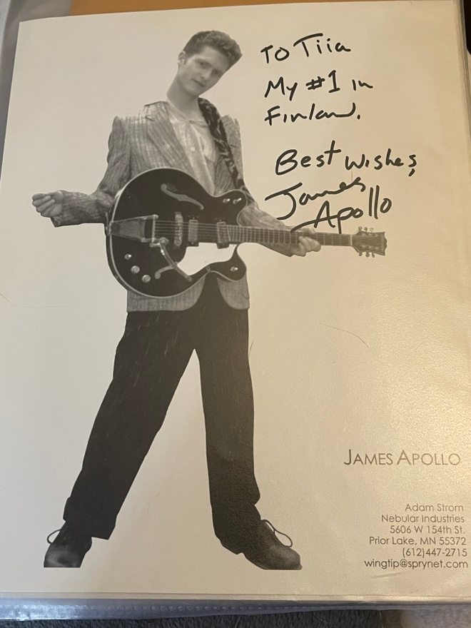 James Apollo nimikirjoitus kuvassa