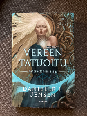 Vereen tatuoitu Kohtalottomien saaga