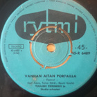 Single Tuulikki Pienimäki - VANHAN AITAN PORTAILLA / ... - pikkukuva 2