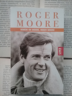 Roger Moore - Nimeni on Moore, Roger Moore (pokkari)