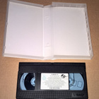 TOIVO ELÄÄ VHS ROMANTTINEN KOMEDIA - pikkukuva 4
