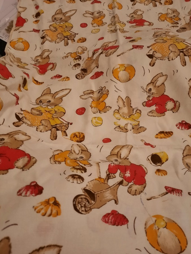 Pupujussit retro kangas 116x110cm