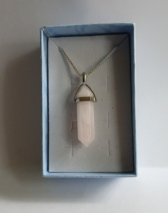 Ruusukvartsi Chakra & Hopeaketju