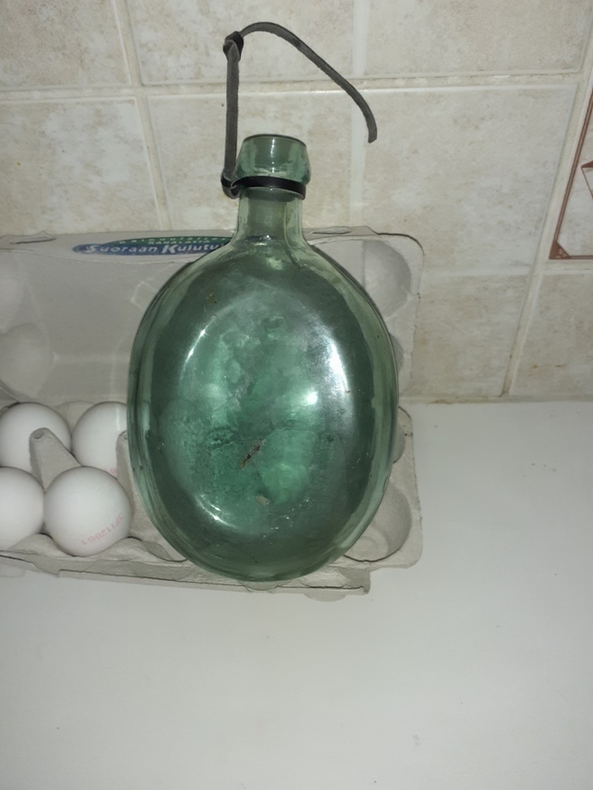 Lasinen cccp kenttäpullo