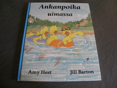 Hest - Barton Ankanpoika uimassa