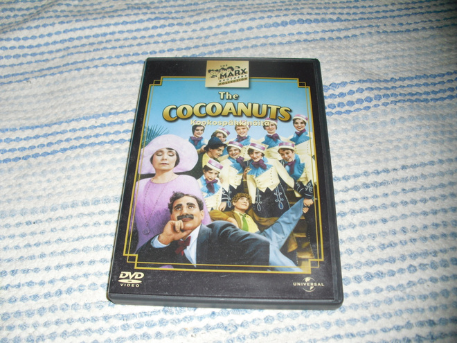 KOOKOSPÄHKINÖITÄ (The Marx Brothers) 1929***