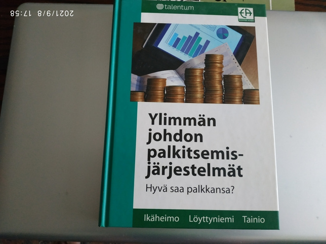Talentum kirja Ylimmän johdon palkitsemisjärjestelmät