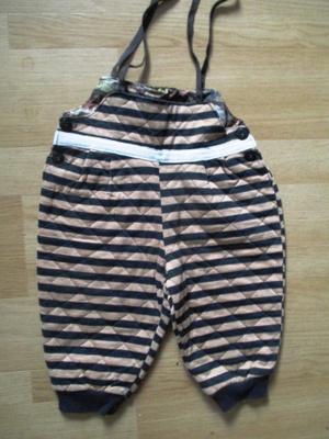 Vanuhousut. 1,50€ kpl