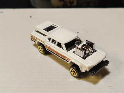 Q4 Hot Wheels Cruise Bruiser