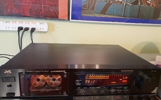 JVC STEREO CASSETTE DECK TD - V711 SUPER DIGIFINE