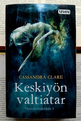 Cassandra Clare - Keskiyön valtiatar (pokkari)
