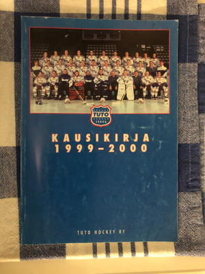 TuTo Kausikirja 1999-2000.