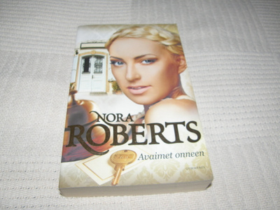 Nora Roberts Avaimet onneen   -pok