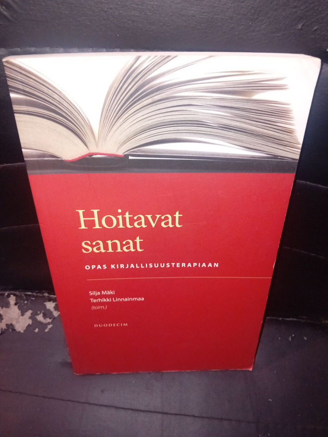 Mäki  : Hoitavat sanat ( SIS POSTIKULU )