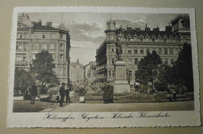 Helsinki, Kluuvikatua, Runebergin patsas,väkeä1928 Belgiaan