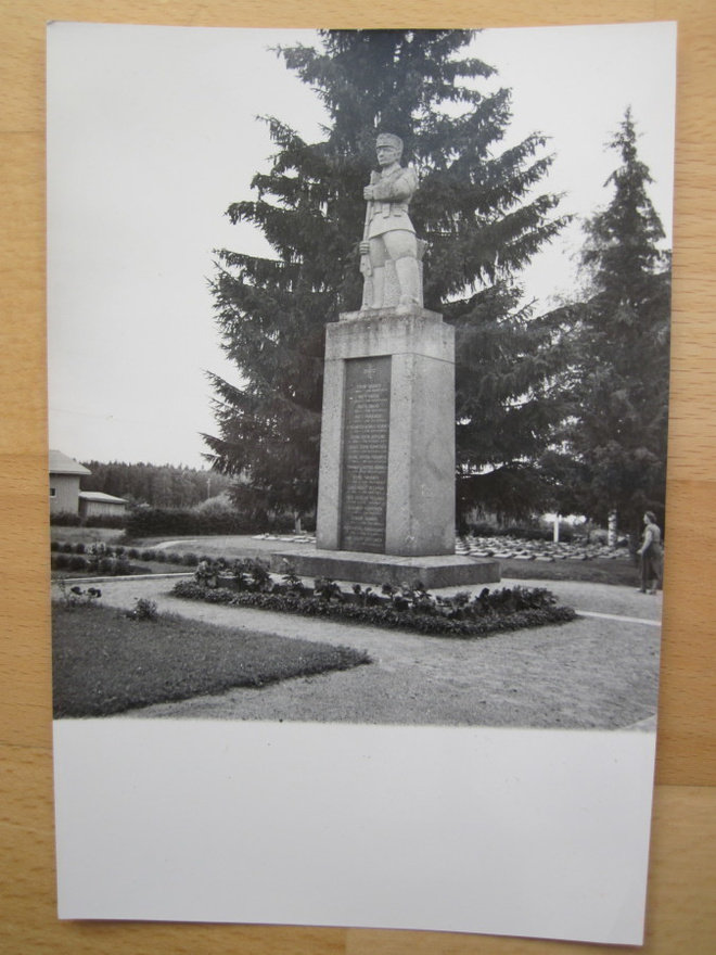 VANHA Valokuva Karstula Sankaripatsas Sankarihaudat 1940-l