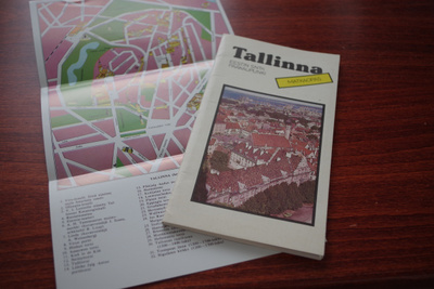 Tallinna matkaopas vuodelta 1990