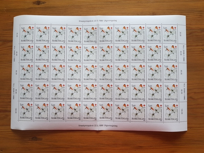 Postimerkkiarkki Punainen Risti 1986 perhosia - 1,60 + 0,40