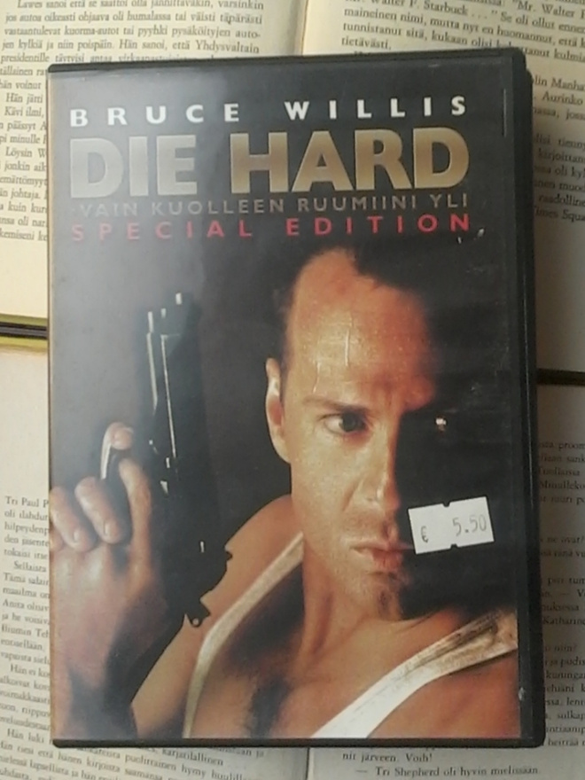 Die Hard: vain kuolleen ruumiini yli (DVD)
