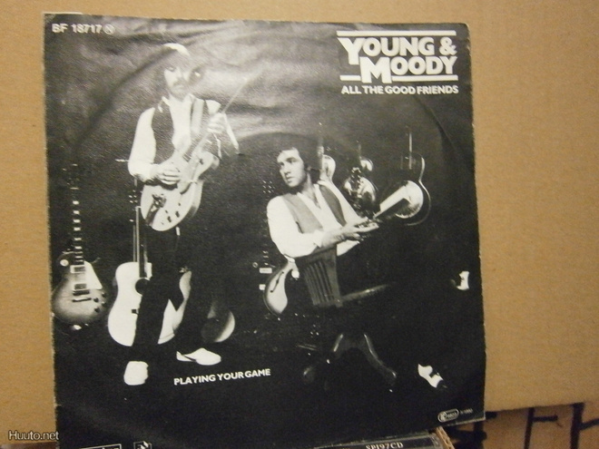 YOUNG & MOODY - PLAYING YOUR GAME 7" SINGLE EX/EX