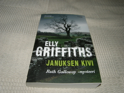 Elly Griffiths Januksen kivi -nid