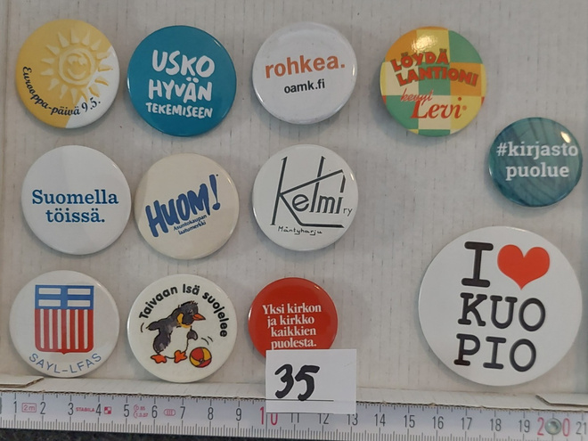 rintamerkki paketti nro 35 :  12 kpl TEKSTI / ISKULAUSE
