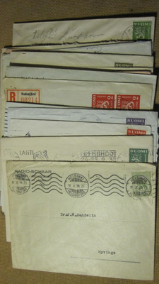 kaksikymmentäyksi vintage postilähetystä