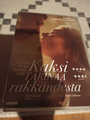 Kaksi tarinaa rakkaudesta