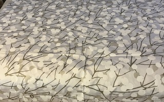Uusi upea Marimekko Lumimarja pöytäliina, 265x165cm