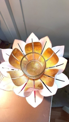 KAUNIS PartyLite LOOTUS TUIKKU
