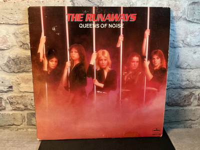 THE RUNAWAY’S: ”Queen’s Of Noise lp levy