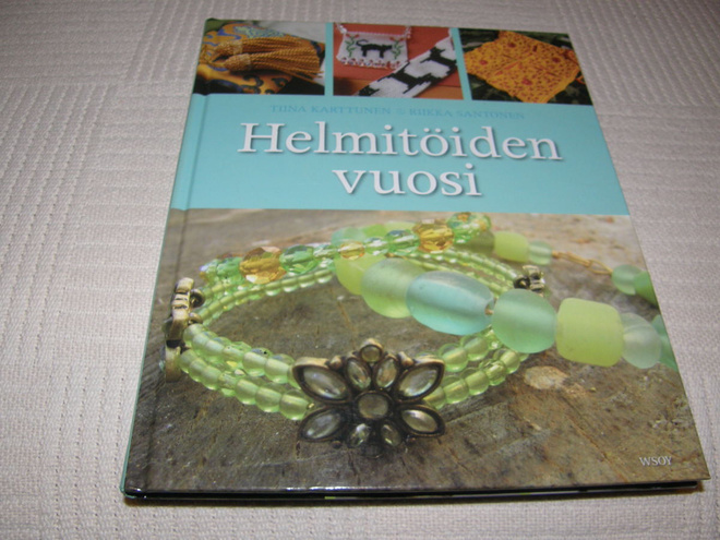 Karttunen - Santonen Helmitöiden vuosi  -sid