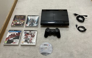 PlayStation 3 Super Slim 500 GB + 5 peliä