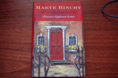Maeve Binchy: Punaisen höyhenen keittiö (2005)