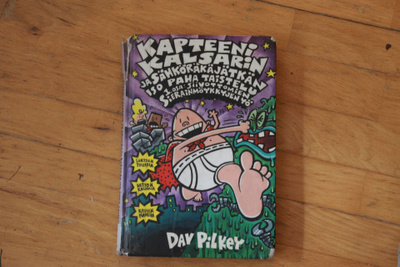 Dav Pilkey Kapteeni Kalsarin ja Sähköräkäjätkän iso paha  #6
