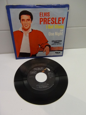 ELVIS PRESLEY 7 I GOT STUNG , ONE NIGHT
