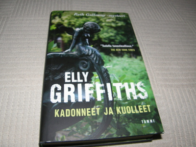Elly Griffiths Kadonneet ja kuolleet  -sid