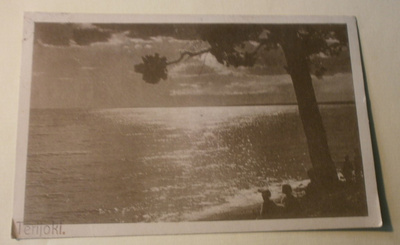 Terijoki, nuoret rannalla auringon laskiessa, mv pk, p. 1925