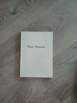 MUSTA RAAMATTU