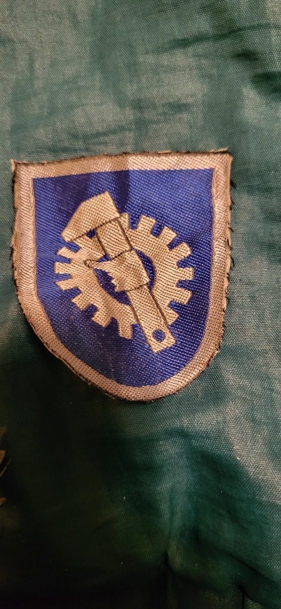 Putkimiehen hihamerkki retro
