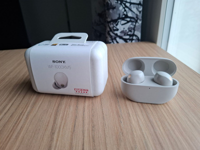Sony WF-1000XM5 langattomat vastamelunappikuulokkeet, hopea