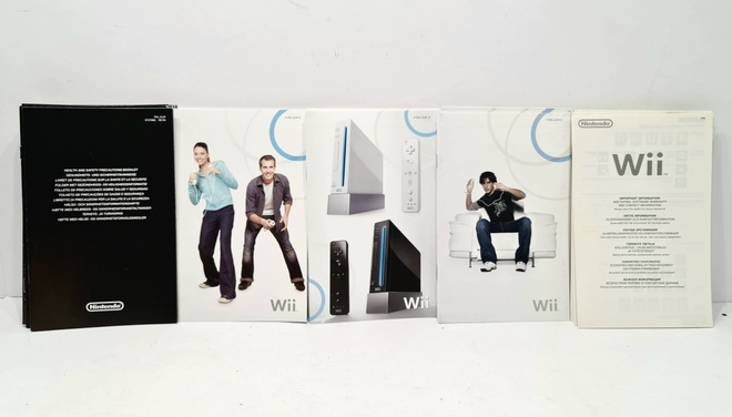 49kpl Nintendo Wii pelien mainosvihkosia yms