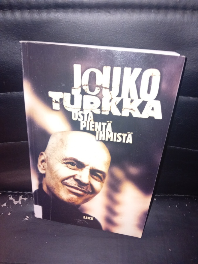 Turkka  : Osta pientä ihmistä ( SIS POSTIKULU )
