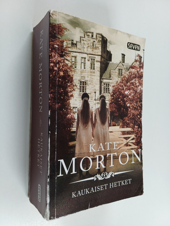Kate Morton : Kaukaiset hetket
