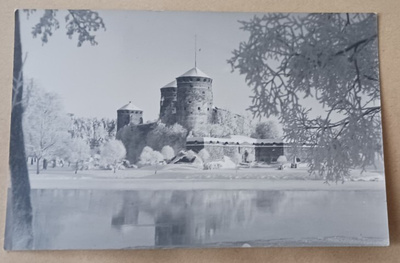 Savonlinna, Olavinlinna, talvikuva, huurteiset puut, ei p.