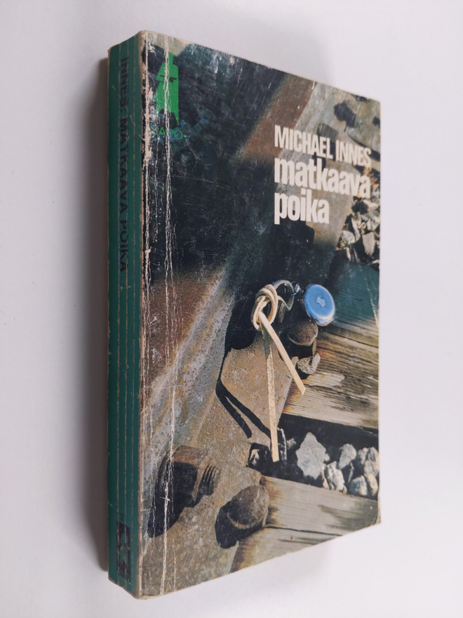 Michael Innes : Matkaava poika