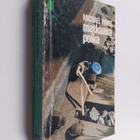 Michael Innes : Matkaava poika - pikkukuva 1