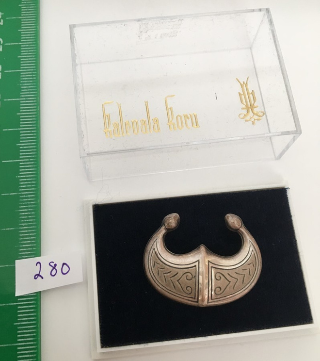 rintakoru nro 280 : Kalevala Koru solki-1103 Hopea