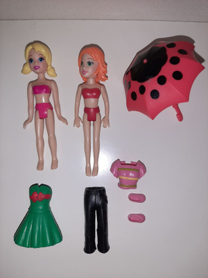 Polly pocket nuket tavaroineen: sateenvarjo, vaatteet, kengä